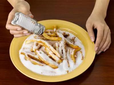 少鹽真的會(huì)增加死亡風(fēng)險(xiǎn)嗎？