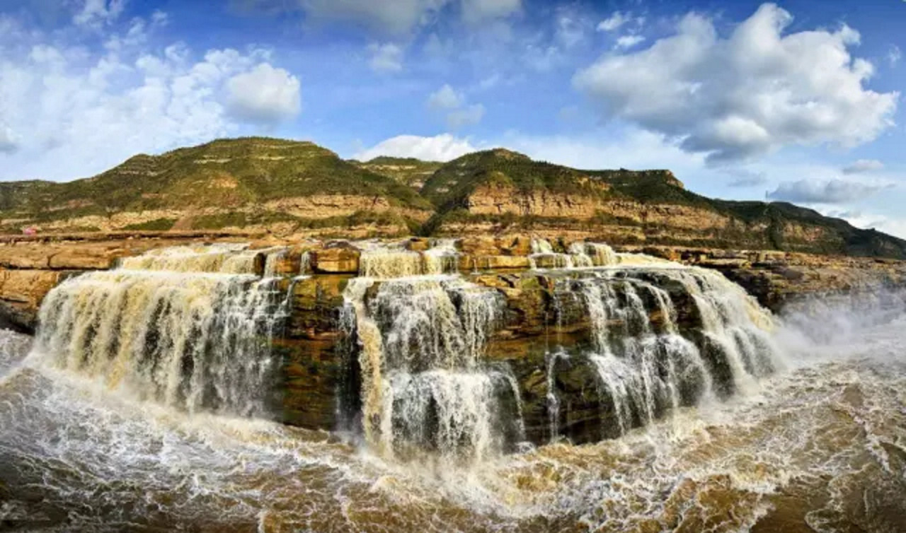 史記《中國賦》眷此華夏之疆，雖貧賤兮不能移，然戀此父母之邦